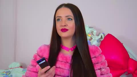 Snapshot of elinabellucci chatting on February 13, 2026, 6:09 am ElinaBellucci online show from February 13, 2026, 6:09 am