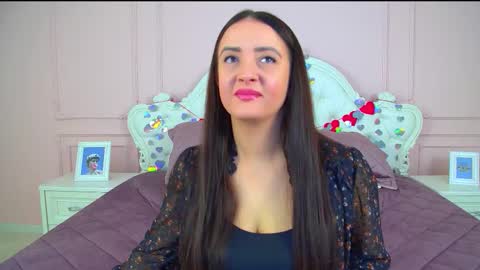 Snapshot of elinabellucci chatting on February 16, 2026, 4:30 am ElinaBellucci online show from February 16, 2026, 4:30 am