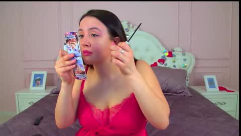 Snapshot of elinabellucci chatting on March 14, 2026, 4:40 am ElinaBellucci online show from March 14, 2026, 4:40 am