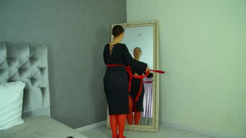 Snapshot of elinabellucci chatting on March 17, 2026, 4:28 am ElinaBellucci online show from March 17, 2026, 4:28 am