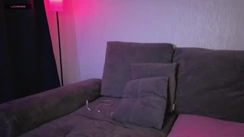 Elna and Tom online show from April 25, 2026, 1:41 pm