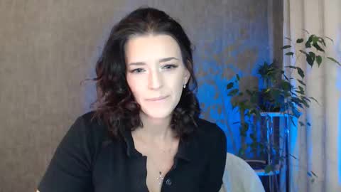 Elina online show from December 22, 2025, 10:29 pm