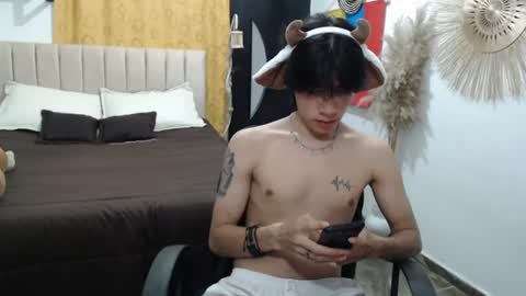Snapshot of elio_collem chatting on July 4, 2026, 7:58 am ELIO online show from July 4, 2026, 7:58 am