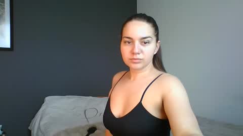 DominaDora online show from May 4, 2026, 8:43 am