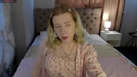 Elira Vane online show from July 20, 2026, 2:59 am