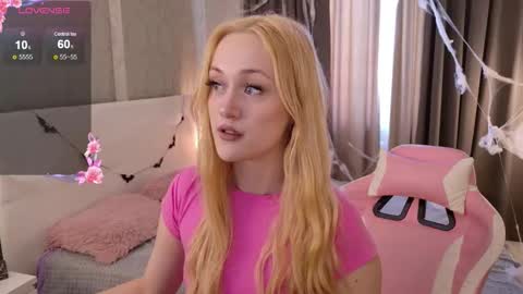 Snapshot of elis_goyard chatting on October 30, 2025, 9:44 am Elis online show from October 30, 2025, 9:44 am