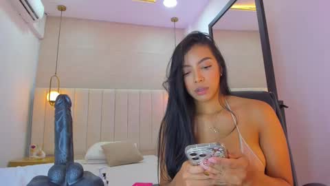 Snapshot of elisa_castrillon chatting on September 28, 2025, 5:18 pm Elisa online show from September 28, 2025, 5:18 pm