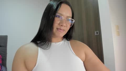Snapshot of elisa_connors18 chatting on November 11, 2025, 12:43 am online show from November 11, 2025, 12:43 am
