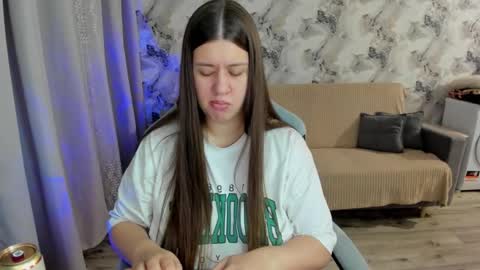 Snapshot of elisa_kollin chatting on October 4, 2025, 3:10 pm Aletta Oushen online show from October 4, 2025, 3:10 pm