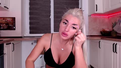 Snapshot of elisabeth_jason chatting on February 1, 2025, 4:56 am elisabeth_jason online show from February 1, 2025, 4:56 am