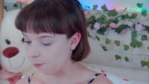 ElisabethDavis online show from July 6, 2026, 3:47 pm