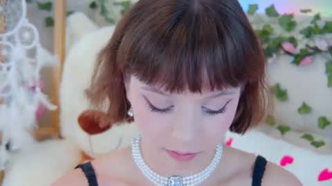 ElisabethDavis online show from July 14, 2026, 3:29 pm