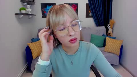 Snapshot of elisabethmills chatting on January 29, 2025, 11:41 am Elisabeth online show from January 29, 2025, 11:41 am