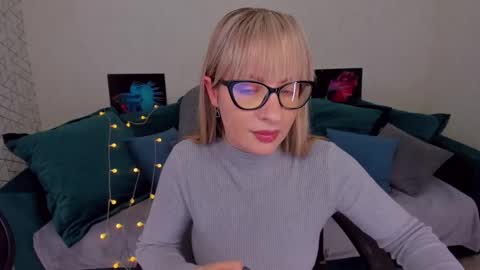 Snapshot of elisabethmills chatting on February 2, 2025, 2:45 pm Elisabeth online show from February 2, 2025, 2:45 pm