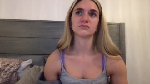 Elisa Sinclair online show from December 5, 2024, 1:36 am