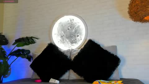 Snapshot of elise_diamond chatting on March 9, 2025, 10:41 pm Elise diamond online show from March 9, 2025, 10:41 pm