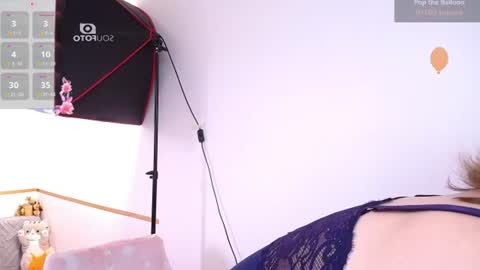 Snapshot of elise_nyx chatting on August 4, 2026, 3:36 pm elise_nyx online show from August 4, 2026, 3:36 pm