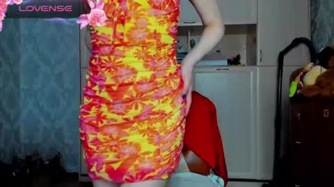 Snapshot of elisefoxy chatting on June 15, 2026, 8:38 am Elise online show from June 15, 2026, 8:38 am