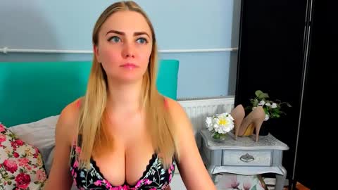 Elise online show from January 17, 2025, 5:51 pm