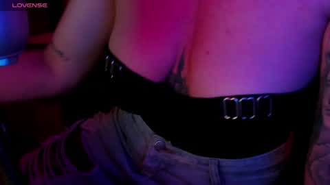 E L I S S A online show from April 13, 2026, 2:06 am