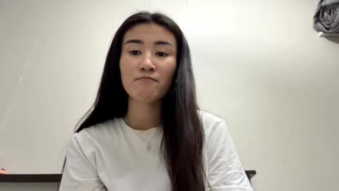 Snapshot of elissakoebel chatting on December 5, 2025, 10:13 am Mei online show from December 5, 2025, 10:13 am