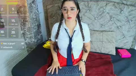 Snapshot of elisvega chatting on February 6, 2026, 4:17 am elisvega online show from February 6, 2026, 4:17 am