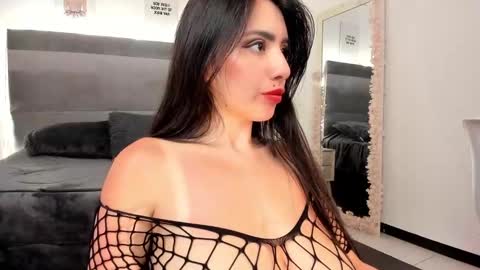 Snapshot of eliz_jane chatting on March 12, 2025, 4:13 pm Elizabeth online show from March 12, 2025, 4:13 pm