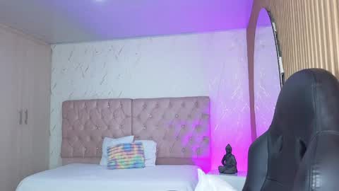 Snapshot of eliza_eup69 chatting on June 9, 2026, 7:25 pm ELIZA online show from June 9, 2026, 7:25 pm