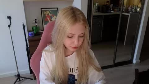 Elizabeth online show from March 18, 2026, 10:51 am