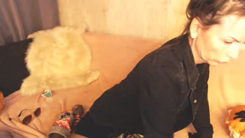 Elizabethangel online show from September 14, 2025, 8:19 pm