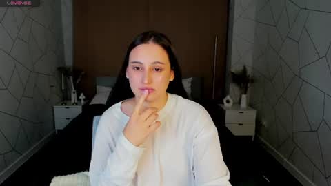 Snapshot of elizabet_collins chatting on July 18, 2026, 5:28 pm Elizabet online show from July 18, 2026, 5:28 pm