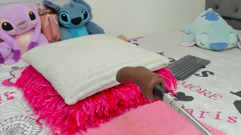 Snapshot of elizabeth_18_ chatting on November 1, 2025, 4:14 am ELIZA online show from November 1, 2025, 4:14 am