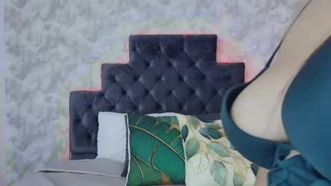 Elizabeth online show from April 15, 2026, 9:04 pm