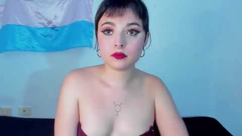 Snapshot of elizabeth_taylorxxx chatting on November 18, 2025, 1:44 am Elizabeth Taylor online show from November 18, 2025, 1:44 am