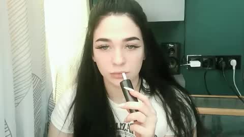 elizabeth_xi online show from October 7, 2025, 10:34 am