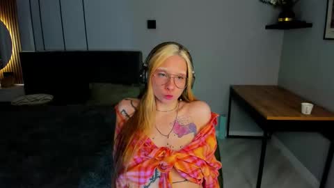 Snapshot of elizabethh_brown chatting on February 4, 2026, 6:58 pm elizabethh_brown online show from February 4, 2026, 6:58 pm