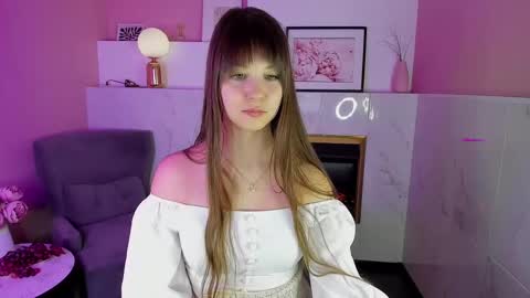 Eliza online show from February 18, 2025, 7:41 pm