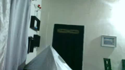 elizka 00 online show from April 16, 2026, 4:02 am