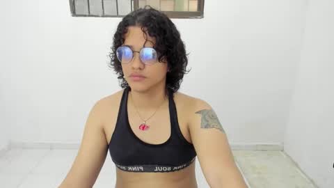 Diana online show from December 3, 2025, 6:39 pm