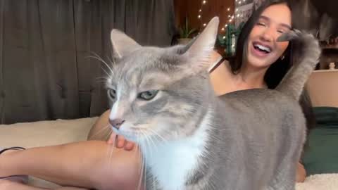 Snapshot of ella2sweet chatting on April 16, 2026, 2:07 pm Ella online show from April 16, 2026, 2:07 pm