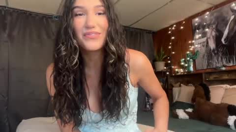 Snapshot of ella2sweet chatting on May 12, 2026, 2:25 pm Ella online show from May 12, 2026, 2:25 pm