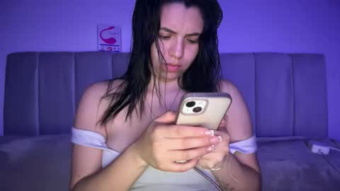 Ella  online show from October 28, 2025, 5:44 am