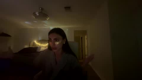 Snapshot of ella_ella_ella_ay chatting on October 5, 2025, 1:15 am ella_ella_ella_ay online show from October 5, 2025, 1:15 am