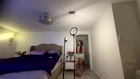 Snapshot of ella_ella_ella_ay chatting on October 24, 2025, 2:41 am ella_ella_ella_ay online show from October 24, 2025, 2:41 am