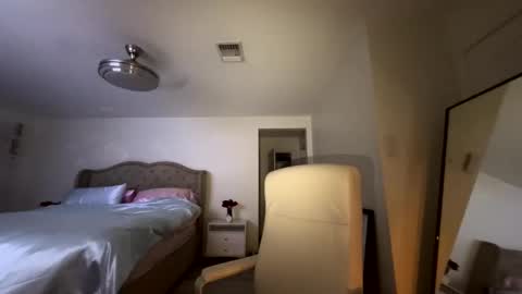 Snapshot of ella_ella_ella_ay chatting on November 5, 2025, 2:33 am ella_ella_ella_ay online show from November 5, 2025, 2:33 am