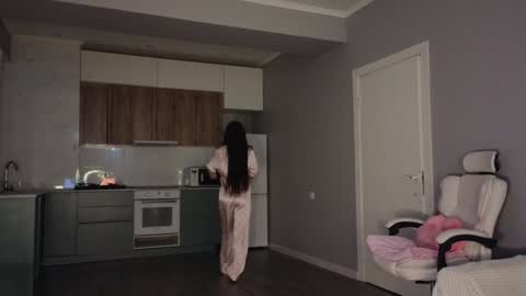 Lee online show from February 14, 2026, 3:47 am