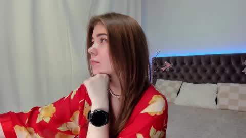 Snapshot of ella_mayers chatting on February 4, 2025, 3:33 am Ella Mayers online show from February 4, 2025, 3:33 am