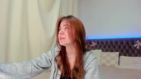 Snapshot of ella_mayers chatting on March 1, 2025, 9:26 pm Ella Mayers online show from March 1, 2025, 9:26 pm