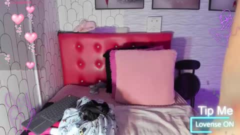 Snapshot of ella_rouse1 chatting on March 7, 2025, 4:33 pm ella rouse online show from March 7, 2025, 4:33 pm