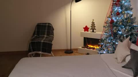 Ella online show from December 20, 2024, 7:28 pm